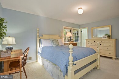 12336 Myterra Way, Herndon, VA 20171 - photo 4