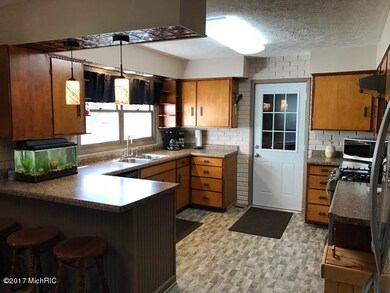 Becht Rd. E Kitchen