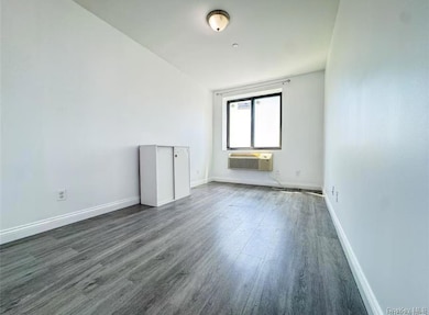 70-26 Queens Blvd unit 5F, Woodside, NY 11377 - photo 4