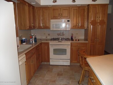 1520 Schlager St unit 1522, Scranton, PA 18504 - photo 5