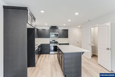 857 Sifuentez Ct, Woodburn, OR 97071 - photo 5