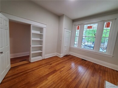 Bedroom/Office  w/ Built in