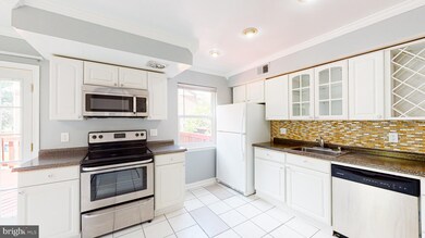 9759 Hagel Cir, Lorton, VA 22079 - photo 5