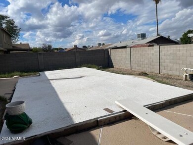 Pool w/ Diving Board