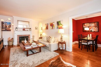 Living Room/ Dining Room