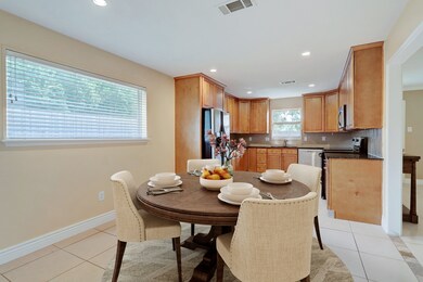 5018 Leafy Hollow Ct, Houston, TX 77018 - photo 7