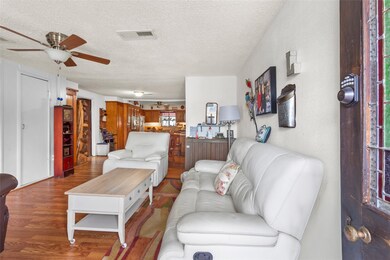 405 N Magnolia St, Highlands, TX 77562 - photo 4