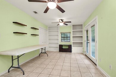 528 Catfish Ln, Conroe, TX 77384 - photo 6