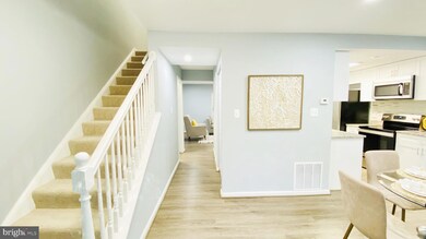 6432 Shannon Station Ct, Springfield, VA 22152 - photo 2