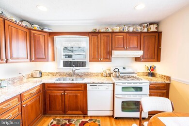 718 Raynor Ave, Catonsville, MD 21228 - photo 4