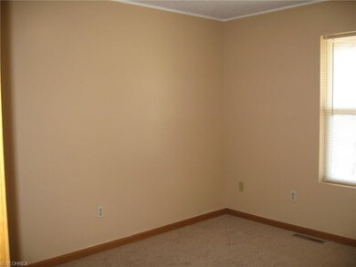 FIRST FLOOR MASTER BEDROOM (11 X 11) WITH WALK IN 