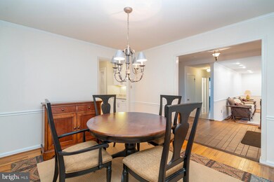 10931 Swansfield Rd, Columbia, MD 21044 - photo 7