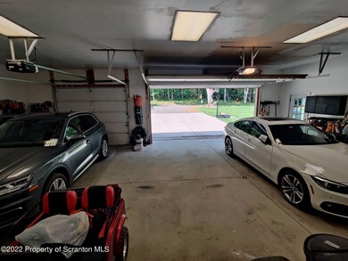 288 Vineyard Ln, Falls, PA 18615 - photo 7