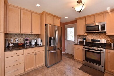 102 Greenwood Dr, Wakefield, RI 02879 - photo 6