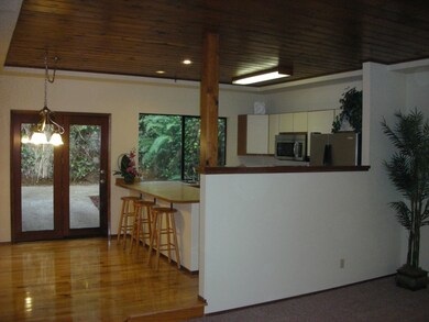 Dining/Kitchen Area