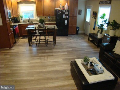 9817 Meadowview Dr, Newburg, MD 20664 - photo 4