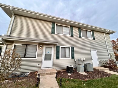 2S723 Winchester Cir E unit 3, Warrenville, IL 60555 - photo 2