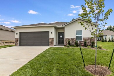 2203 Crestview Place, Raymore, MO 64083 - photo 2