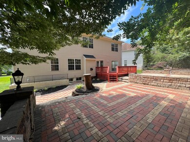 10304 Highboro Way, Lanham, MD 20706 - photo 2