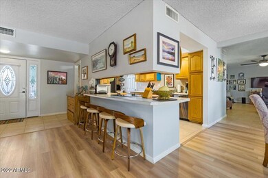 10714 W Hutton Dr, Sun City, AZ 85351 - photo 6