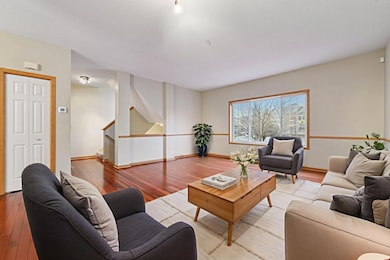 725 Fairfield Cir unit 44, Hopkins, MN 55305 - photo 2