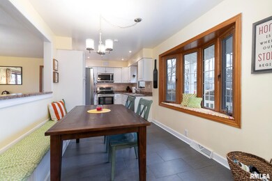 1726 Elmwood Ave, Bettendorf, IA 52722 - photo 4