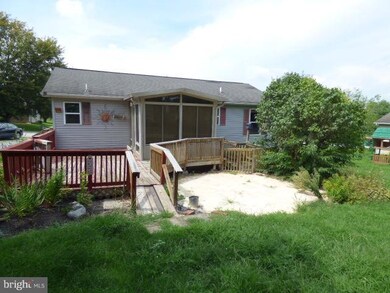 2740 Tattoo Dr, Chambersburg, PA 17202 - photo 2