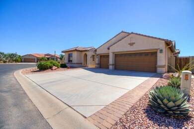 3 car garage w/4ft ext