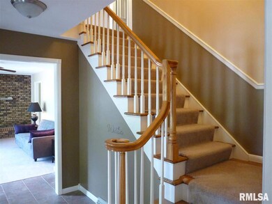 32 Oakbrook Dr, Bettendorf, IA 52722 - photo 3