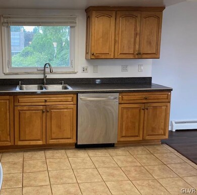 348 Roosevelt St, Freemansburg, PA 18017 - photo 3