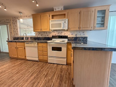 3515 Zephyr Ln, Valrico, FL 33594 - photo 7