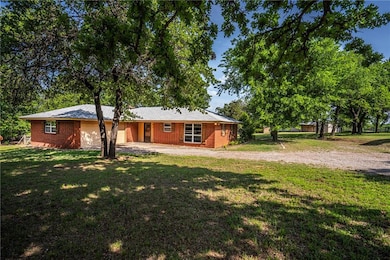 819 W Lakeview Dr, Guthrie, OK 73044 - photo 4
