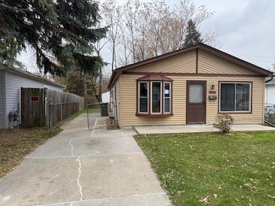 20812 Woodward St, Clinton Township, MI 48035 - photo 2