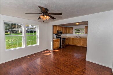 321 Sycamore St, Vandergrift, PA 15690 - photo 4