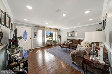 13701 Frankfort Ct, Rockville, MD 20853 - photo 6