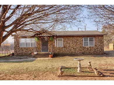 Exterior Front. Great home with no city limits!