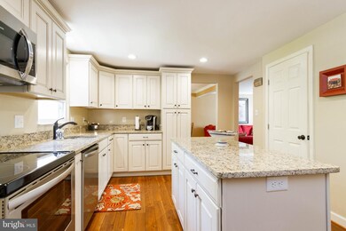 15927 Uppsala Ct, Woodbridge, VA 22191 - photo 5
