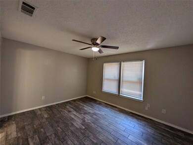 604 Lost Springs Ct unit C, Arlington, TX 76012 - photo 4