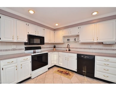 9 Jefferson Ave, Northbridge, MA 01534 - photo 2