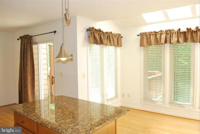 10616 Alison Dr, Burke, VA 22015 - photo 3