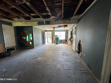3307 Middle Ave, Pascagoula, MS 39581 - photo 2