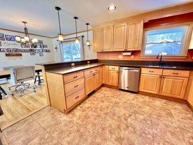 227 Waterman Cir, Saint Johnsbury, VT 05819 - photo 2