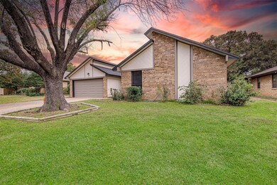 1421 Circle Ln, Bedford, TX 76022 - photo 2