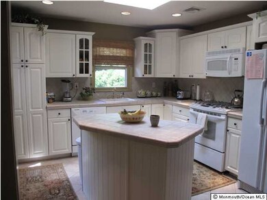 17 Silvercrest Dr, Tinton Falls, NJ 07712 - photo 3