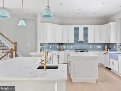 8420 Bearhurst Dr, Gainesville, VA 20155 - photo 7