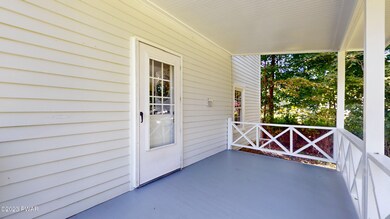 147 Sawkill Ave, Milford, PA 18337 - photo 7