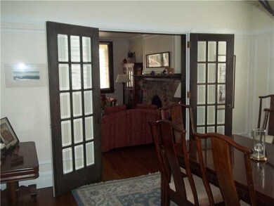Dining Room. French Doors enhance this d?cor.