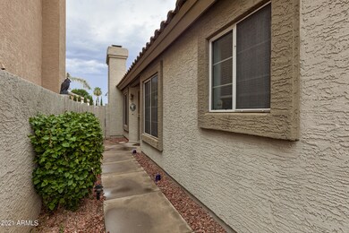 1056 N Saguaro St-4