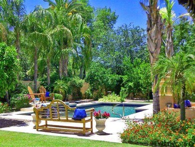 Resort Style Back
