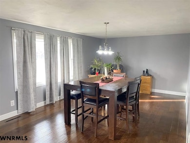 1917 E 29th St, Scottsbluff, NE 69361 - photo 3